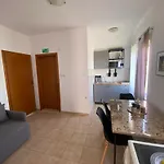Dubravka 1 Апартаменты *
